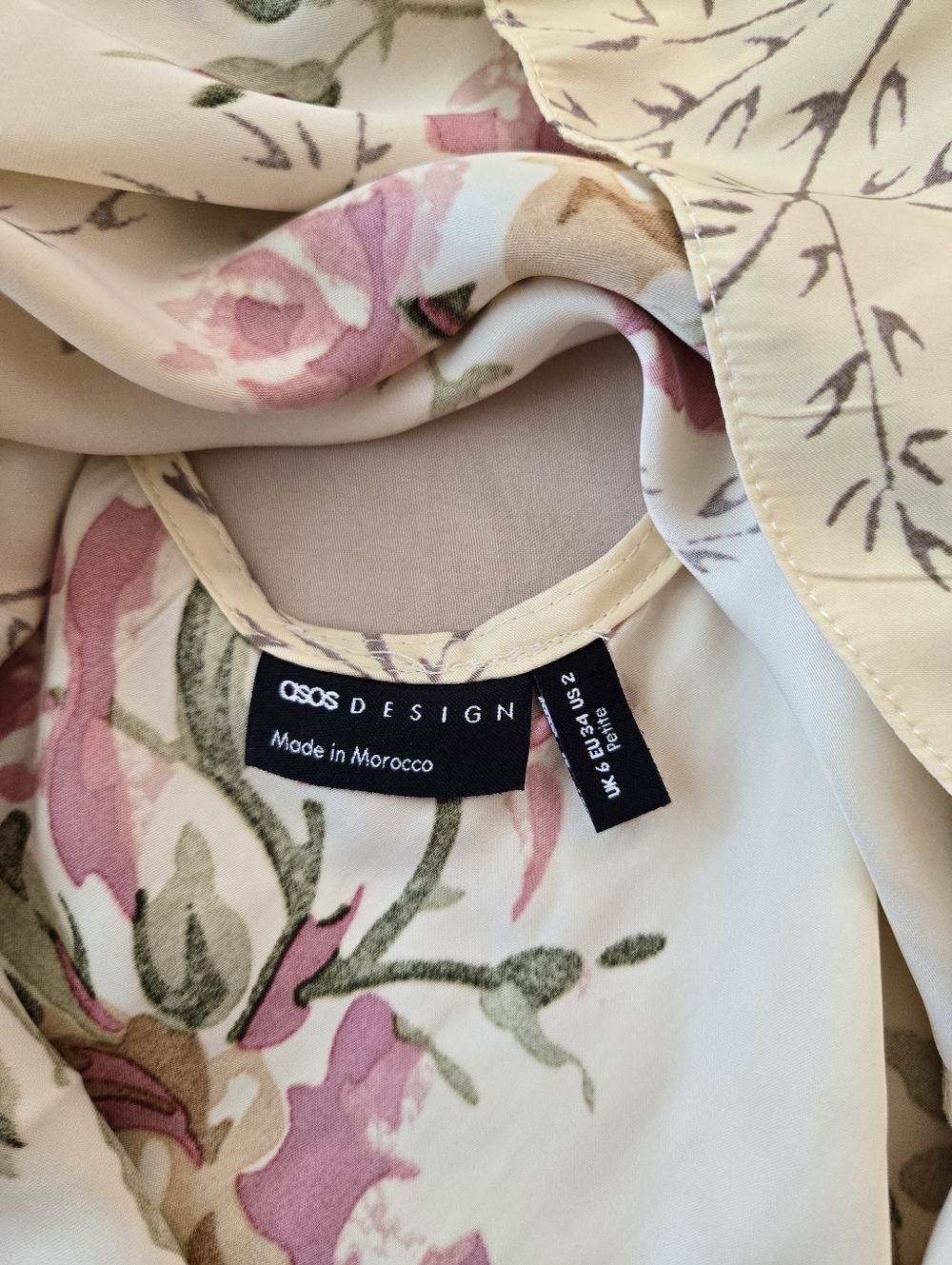 NWT ASOS DESIGN Cream Flutter Sleeve Mini Dress, Floral Print, Size 2 Petite - Picture 7 of 10